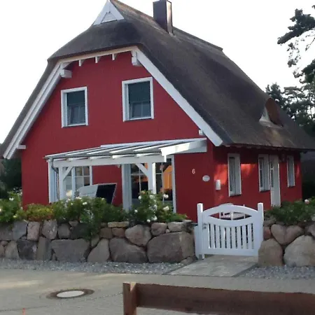 _ Luxusferienhaus Moewe Unter Reet