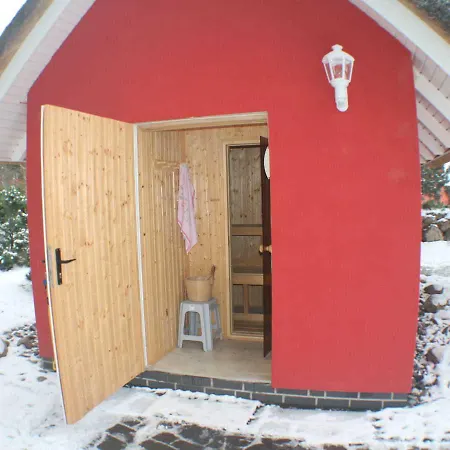 _ Luxusferienhaus Moewe Unter Reet